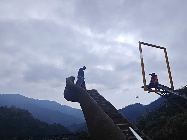 attraction on Gulong gorge